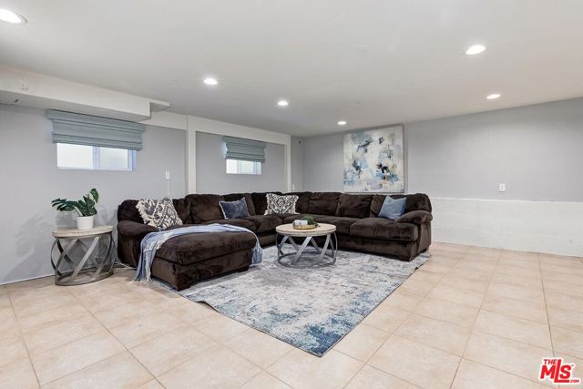 3804 Lenawee Avenue, Culver City CA: https://media.crmls.org/mediaz/7d46f888-6a90-46d9-9419-5d67e155342d.jpg