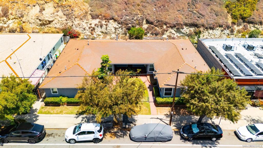 MLS #250032032SD img 1