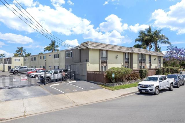 6602 Beadnell Way, San Diego CA: https://media.crmls.org/mediaz/7d4743f5-e57f-40df-8820-066799335199.jpg