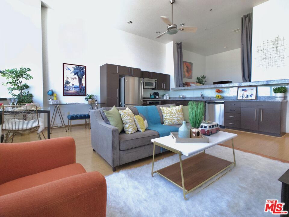 1100 Wilshire Boulevard #1804