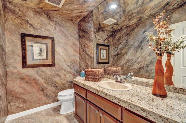 76546 Begonia Lane, Palm Desert CA: https://media.crmls.org/mediaz/7d47628e-5c9c-480f-b1a5-a39336badfa5.jpg