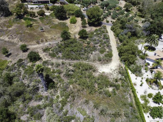 28371 Faircrest Way, Escondido CA: https://media.crmls.org/mediaz/7d477a52-bd35-4e8d-ba5c-78ba1363a2bc.jpg