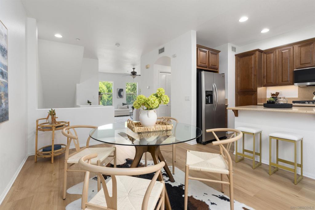 MLS #250031902SD img 12