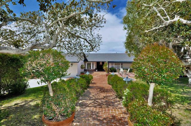 8294 Prestwick Dr, La Jolla CA: https://media.crmls.org/mediaz/7d489705-c660-4e06-872c-9ec3a4f00ccc.jpg