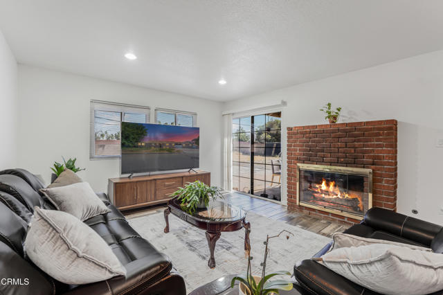 543 E Avenue J1, Lancaster CA: https://media.crmls.org/mediaz/7d48c1f9-5fb9-43d1-b508-c6db6a0d7d21.jpg