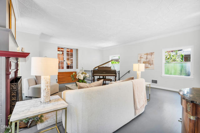 600 Woodland Drive, Sierra Madre CA: https://media.crmls.org/mediaz/7d4989fd-7461-4641-94a1-af776a287581.jpg