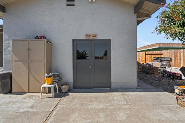 215 Rays Circle, Hollister CA: https://media.crmls.org/mediaz/7d4a0afb-f54b-47d0-979c-ae87759c0fda.jpg