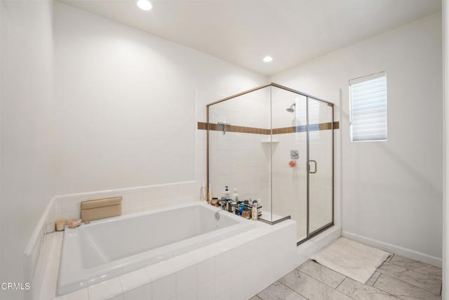 Detail Gallery Image 27 of 31 For 1560 Thorpe Trl, Oxnard,  CA 93036 - 3 Beds | 2/1 Baths