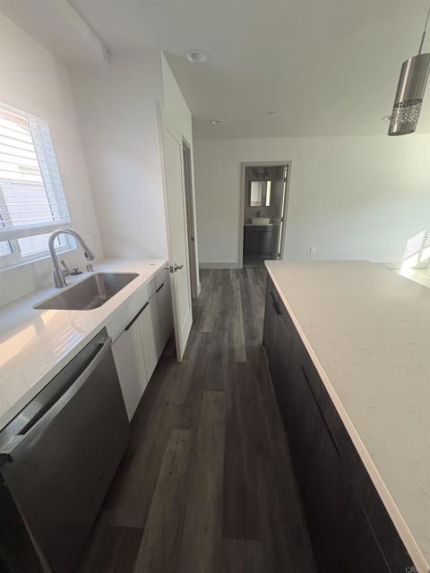 Detail Gallery Image 3 of 7 For 1417 Grove Ave #5,  Imperial Beach,  CA 91932 - 2 Beds | 2 Baths