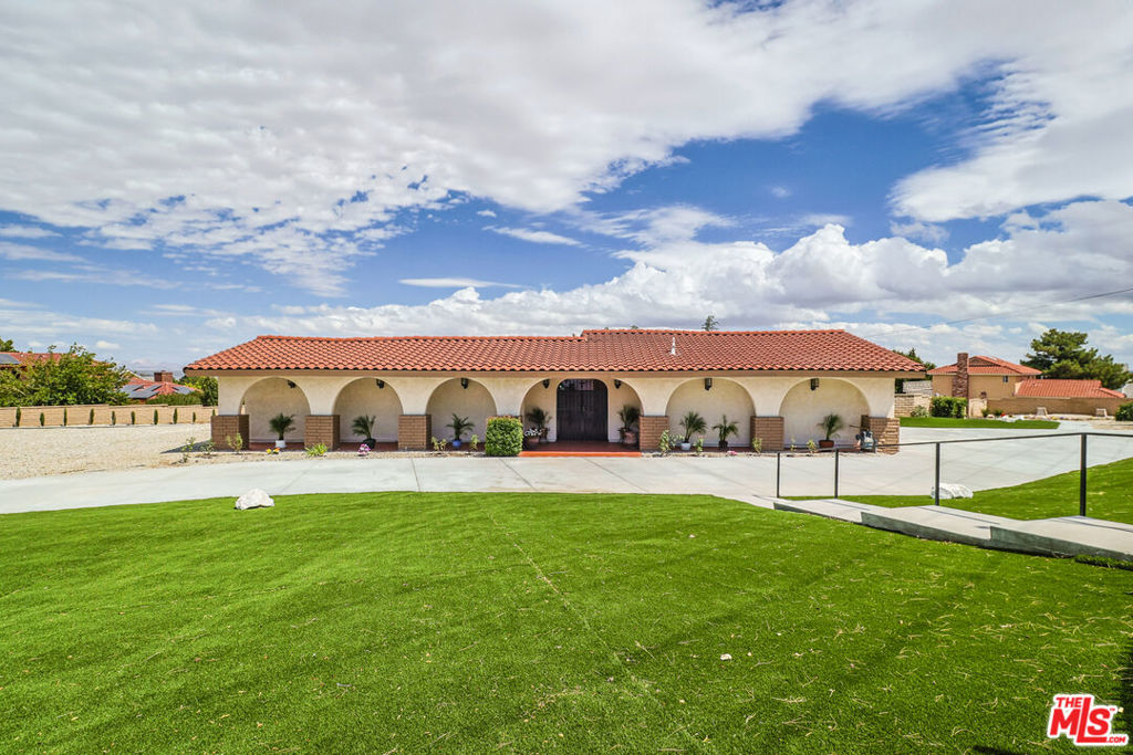 6309 W Avenue M8, Palmdale, CA 93551
