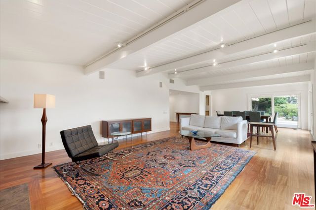 Drew Fenton | 1324 El Hito Circle Pacific Palisades CA | MLS: 7359634