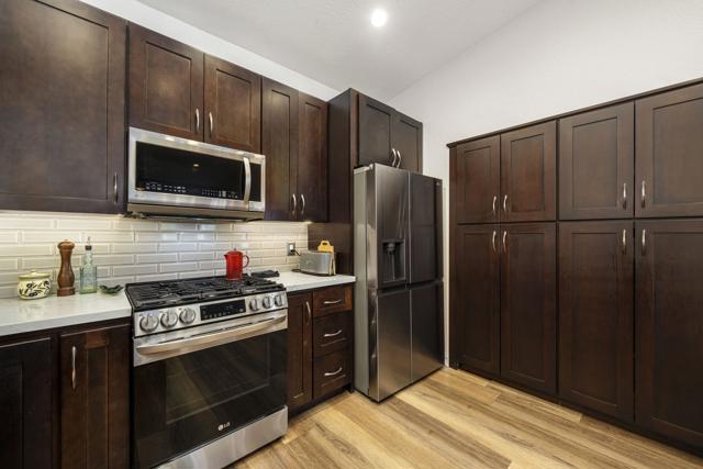 31465 Whispering Palms Trail, Cathedral City CA: https://media.crmls.org/mediaz/7d4b1773-47b9-4310-8234-e4f5cb7c31ab.jpg