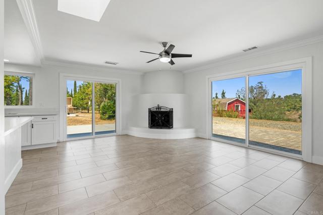 Detail Gallery Image 16 of 64 For 1838 Acacia Ln, Fallbrook,  CA 92028 - 6 Beds | 3 Baths