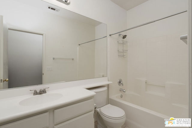 2220 N Paseo De Anza, Palm Springs CA: https://media.crmls.org/mediaz/7d4d579a-dae9-4c3c-b56c-8e9004a425b9.jpg