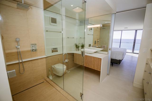 Image 33 of 38 For 4767 Ocean Blvd  712