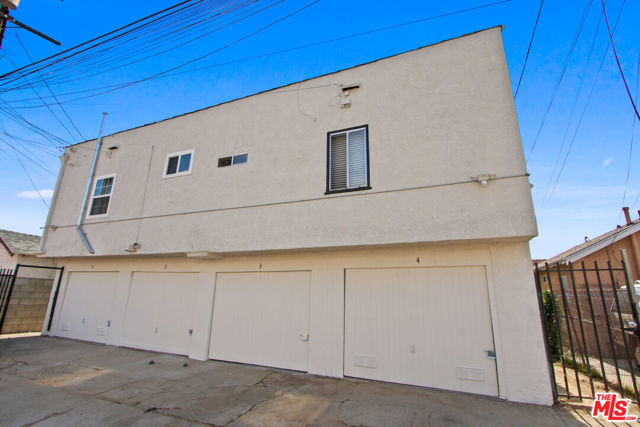 2370 Lime Avenue, Long Beach CA: https://media.crmls.org/mediaz/7d4e44c1-d76a-41f5-8c6c-1c2bc81eafb0.jpg