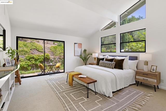 151 La Espiral, Orinda CA: https://media.crmls.org/mediaz/7d4e7793-c7f2-4db0-8e8b-44c1bb10bcee.jpg