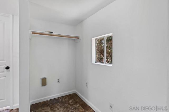 10119 Grandview, La Mesa CA: https://media.crmls.org/mediaz/7d4eedd6-042b-4f9f-999b-4c48665c3cb8.jpg