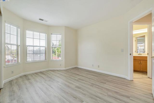 4293 OLIVER WAY, Union City CA: https://media.crmls.org/mediaz/7d4fdc02-b9eb-409f-af80-1affb2887a71.jpg