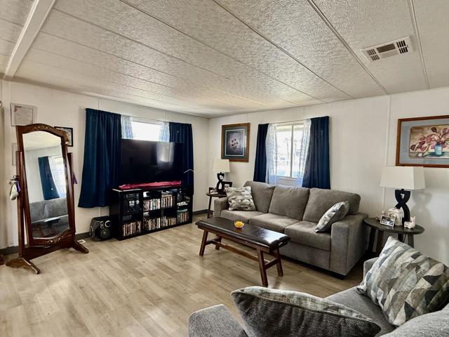 32220 San Miguelito Drive, Thousand Palms CA: https://media.crmls.org/mediaz/7d4fe550-2894-438e-a1aa-26be86990c2f.jpg
