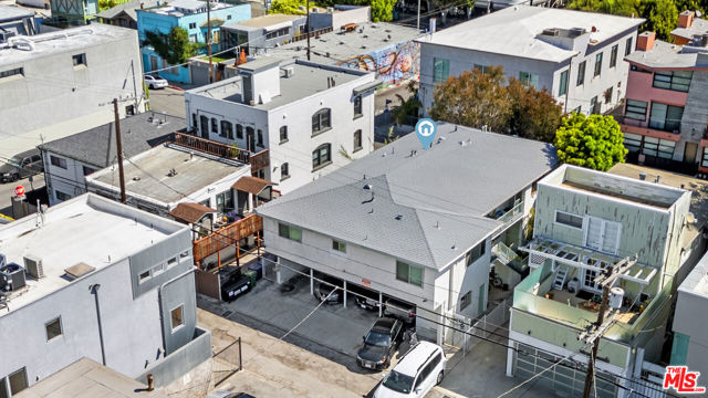 1411 Innes Place, Venice CA: https://media.crmls.org/mediaz/7d4feae5-1621-4979-91b8-0d763a4f941b.jpg