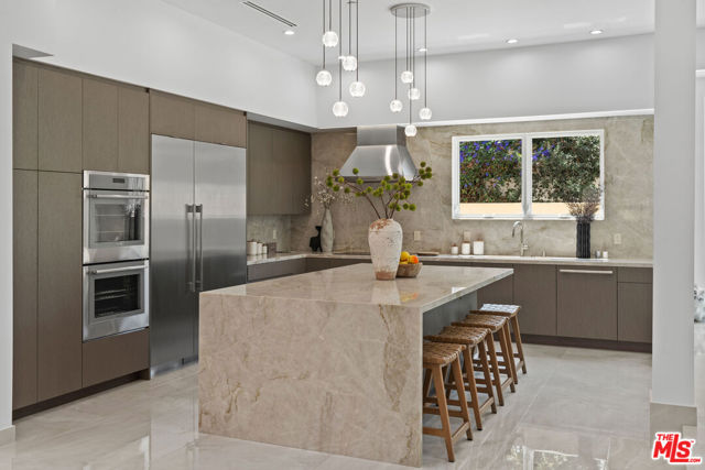 11622 Charnock Road, Los Angeles CA: https://media.crmls.org/mediaz/7d504754-44d7-4bfa-8815-792360391d27.jpg