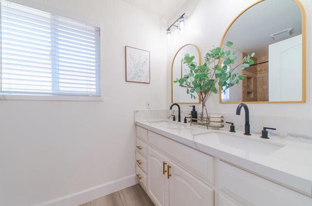 731 La Mesa Drive, Salinas CA: https://media.crmls.org/mediaz/7d511995-31ab-4211-9f49-73a4e831323e.jpg