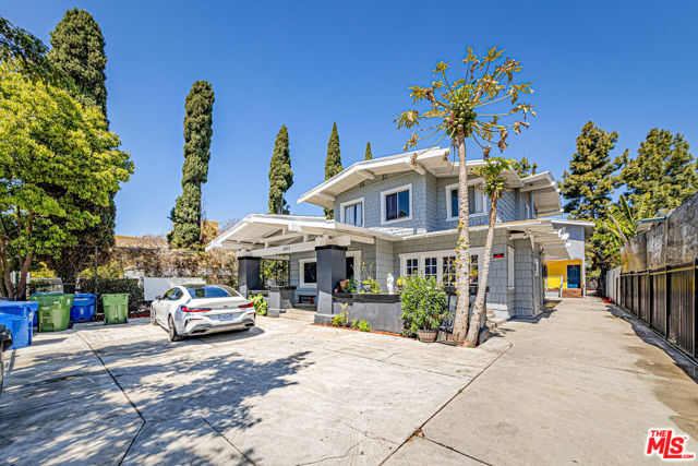 5633 La Mirada Avenue, Los Angeles CA: https://media.crmls.org/mediaz/7d521277-3fb7-458f-9026-7b6f3d3b7608.jpg