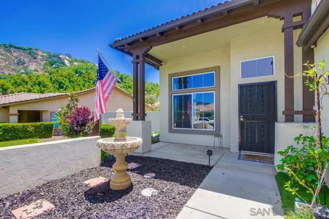 3207 Meadow Side Pl, Escondido CA: https://media.crmls.org/mediaz/7d522bd0-b7f2-4784-acbc-972f98adffad.jpg