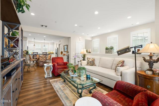 Detail Gallery Image 11 of 46 For 3729 Islander Walk, Oxnard,  CA 93035 - 4 Beds | 3/1 Baths