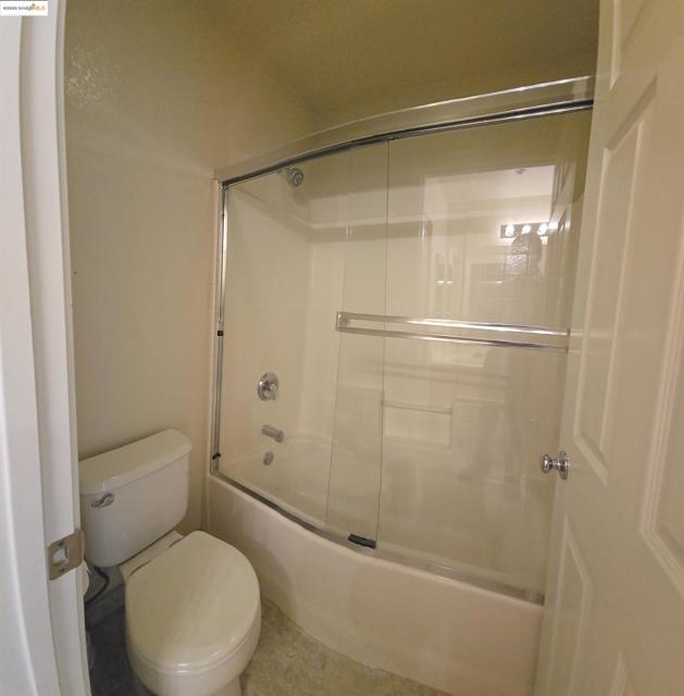 988 Chamomile Ln, Brentwood CA: https://media.crmls.org/mediaz/7d5332bd-2946-41dd-8f11-c40f57697253.jpg