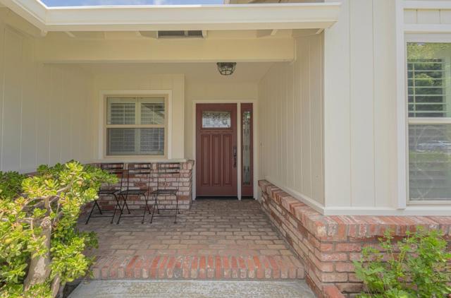 1121 Palo Alto Way, Salinas CA: https://media.crmls.org/mediaz/7d538e0b-79b6-41b4-b2fc-f43e0870121b.jpg