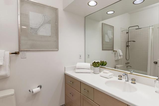 3 Oak Forest Court, Portola Valley CA: https://media.crmls.org/mediaz/7d543131-29c1-4e92-ab51-99af49300487.jpg