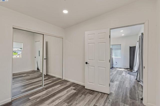 2708 60th Avenue, Oakland CA: https://media.crmls.org/mediaz/7d5452c0-4719-4772-be90-0a757861c06b.jpg