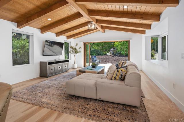 Detail Gallery Image 30 of 31 For 555 Amphitheatre Dr, Del Mar,  CA 92014 - 6 Beds | 5/1 Baths