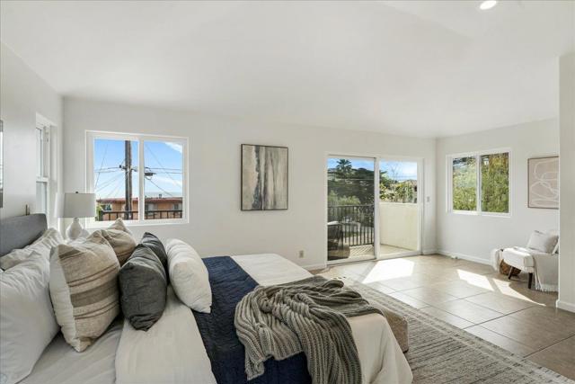 22011 E Cliff Drive, Santa Cruz CA: https://media.crmls.org/mediaz/7d564f57-a23e-4cd4-b089-d425733f8c42.jpg