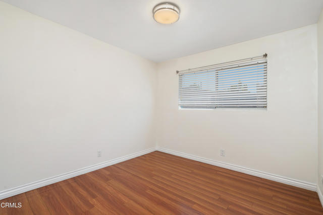 9503 Via Venezia, Burbank CA: https://media.crmls.org/mediaz/7d56de8a-9237-448c-8281-69304072406f.jpg