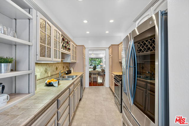 1920 Pandora Avenue, Los Angeles CA: https://media.crmls.org/mediaz/7d57b87b-8d73-49b3-82a5-bdd984a8d961.jpg