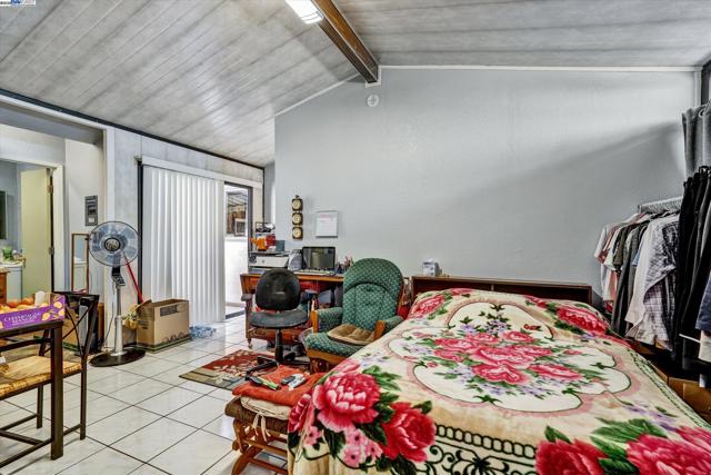 4909 Romeo, Fremont CA: https://media.crmls.org/mediaz/7d584d38-4735-498d-9d8f-6b9351b9d128.jpg