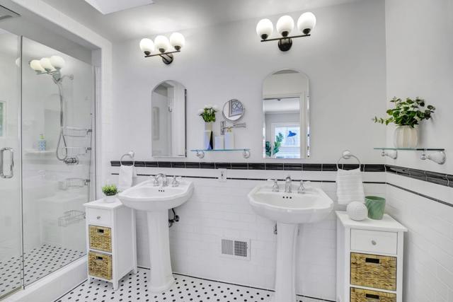 430 26th Avenue, San Mateo CA: https://media.crmls.org/mediaz/7d58dbc5-d97b-45ea-a572-1d4c977b73b6.jpg