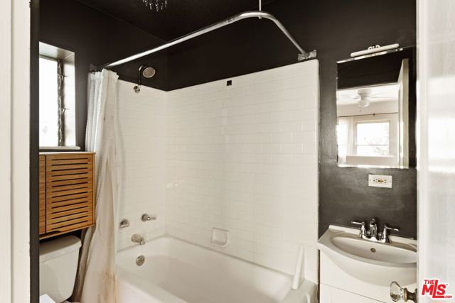 1620 N Genesee Avenue, Los Angeles CA: https://media.crmls.org/mediaz/7d58e9bc-3c5e-463c-9f1f-5c7a480ede25.jpg
