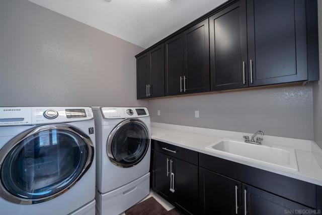 847 Cannondale Ct, San Marcos CA: https://media.crmls.org/mediaz/7d58f924-5bf7-4cb4-9791-3dedb9ed5bcf.jpg