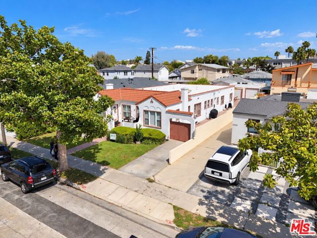 3944 Huron Avenue photo 4