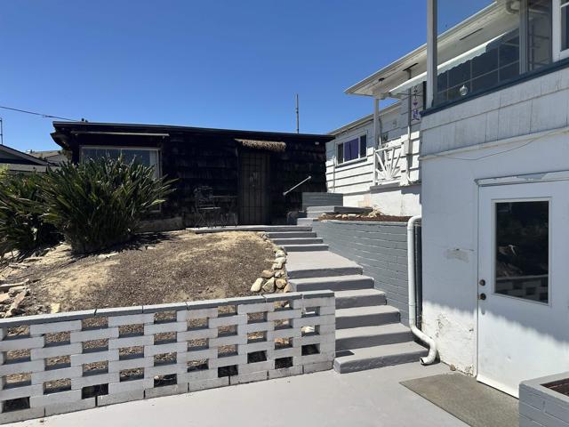 874 Hacienda Drive, El Cajon CA: https://media.crmls.org/mediaz/7d594334-00a9-4baa-b136-d2730d901f2d.jpg
