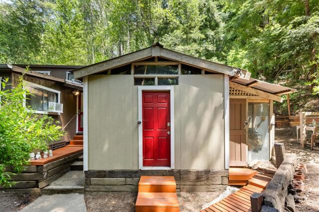 483 Echo Lane, Boulder Creek CA: https://media.crmls.org/mediaz/7d597546-3119-40e1-a6af-db9e0aa9d2af.jpg