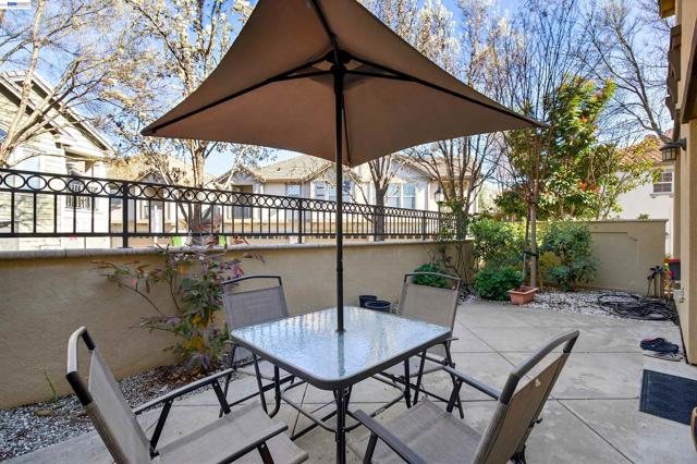 86 S Cortadillo St, Mountain House CA: https://media.crmls.org/mediaz/7d59ff38-3e36-460e-9bfb-6b808d17e810.jpg
