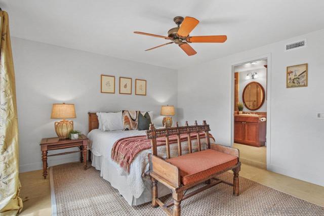 1250 Willow St, San Diego CA: https://media.crmls.org/mediaz/7d5a0672-55d2-4842-bca4-e2a52cd4bbd7.jpg