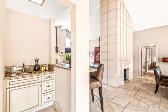 2305 E Sonora Road, Palm Springs CA: https://media.crmls.org/mediaz/7d5a619a-f0fd-4482-a41d-f8ecca4ce335.jpg