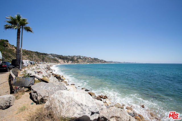 18419 Pacific Coast Highway photo 3