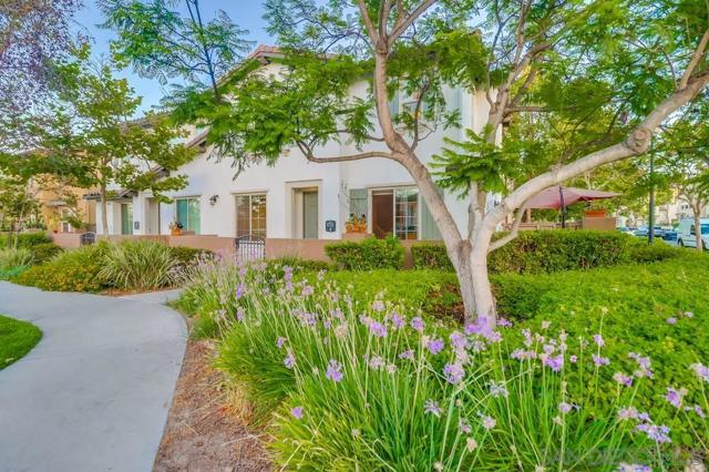 1715 Rolling Water Dr, Chula Vista CA: https://media.crmls.org/mediaz/7d5ab005-819d-40fe-9f0f-b5af897e886a.jpg